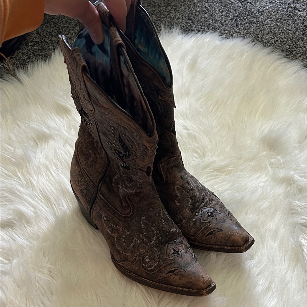 Stylish Brown Embroidered Boots